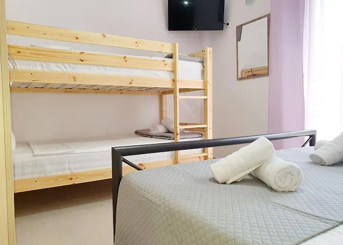 De Lux N2 30M From Sea *