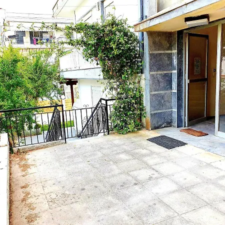 De Lux N2 30M From Sea