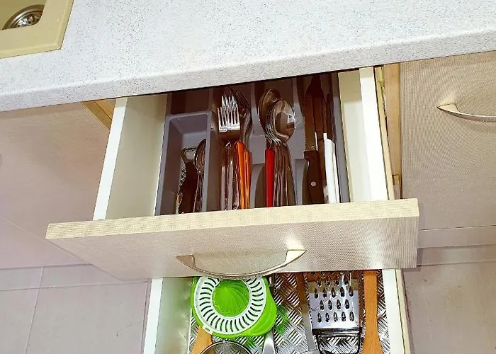 De Lux N2 30M From Sea Apartment