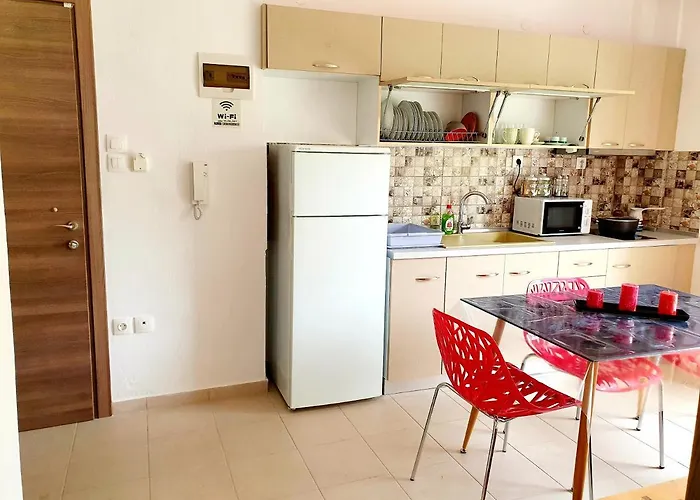 Apartment De Lux N2 30M From Sea Nea Kallikrateia