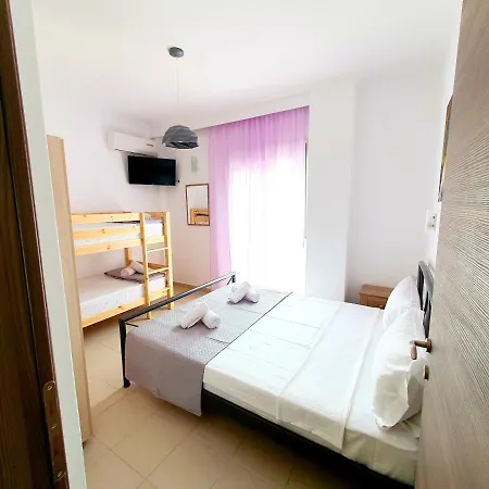Apartament De Lux N2 30m From Sea Nea Kallikrateia